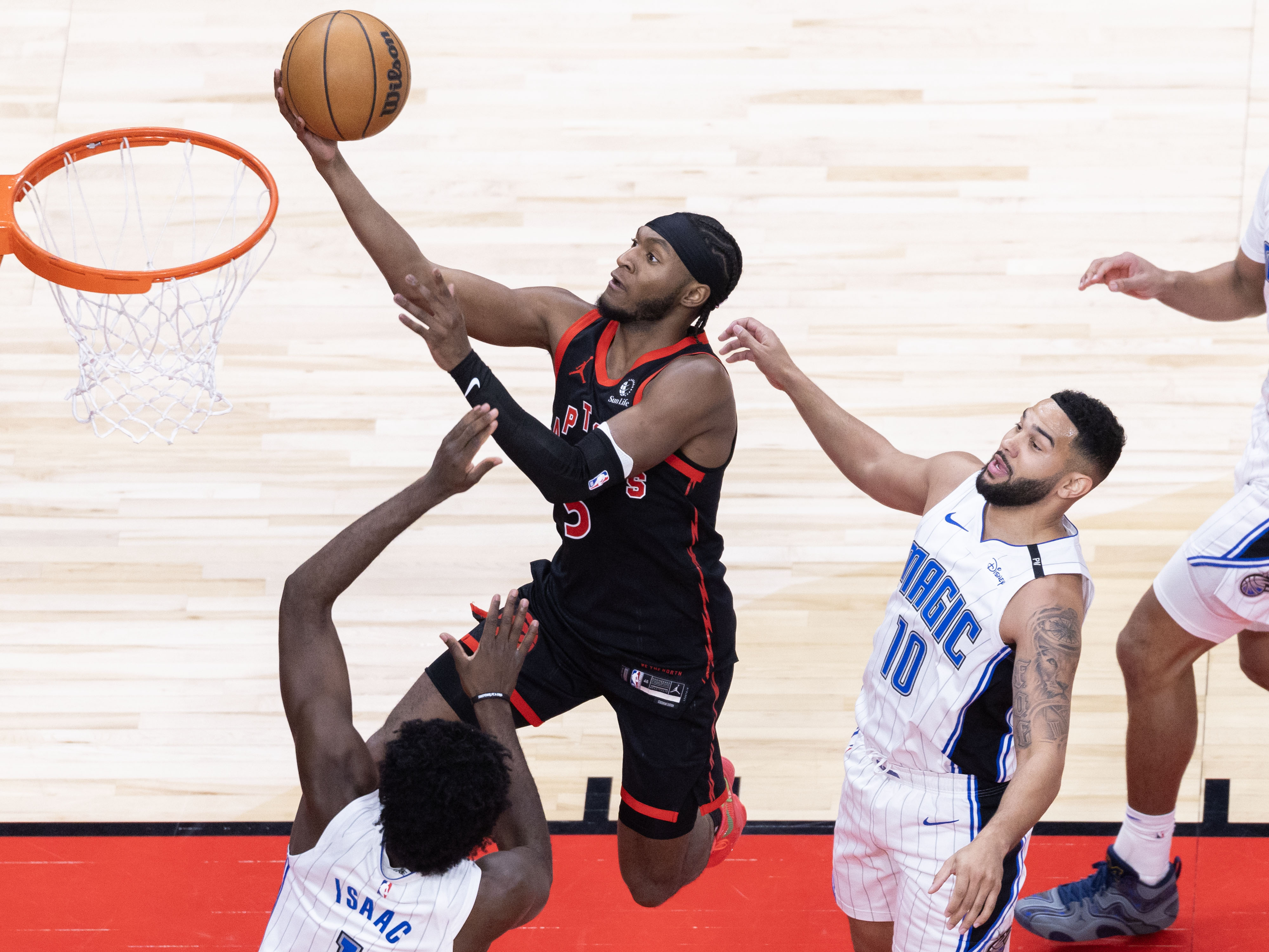 包含赛前体能课后，圣安东尼奥马刺篮板制胜备战NBA季后赛，赛场秩序良好，赛程密集仍需轮换的词条-aiyouxi